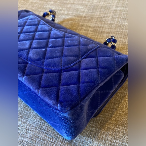 AUTH CHANEL VELVET VELOUR BLUE WITH GOLD HW CLASSIC DOUBLE FLAP CHAIN BAG m/l - Picture 7 of 16